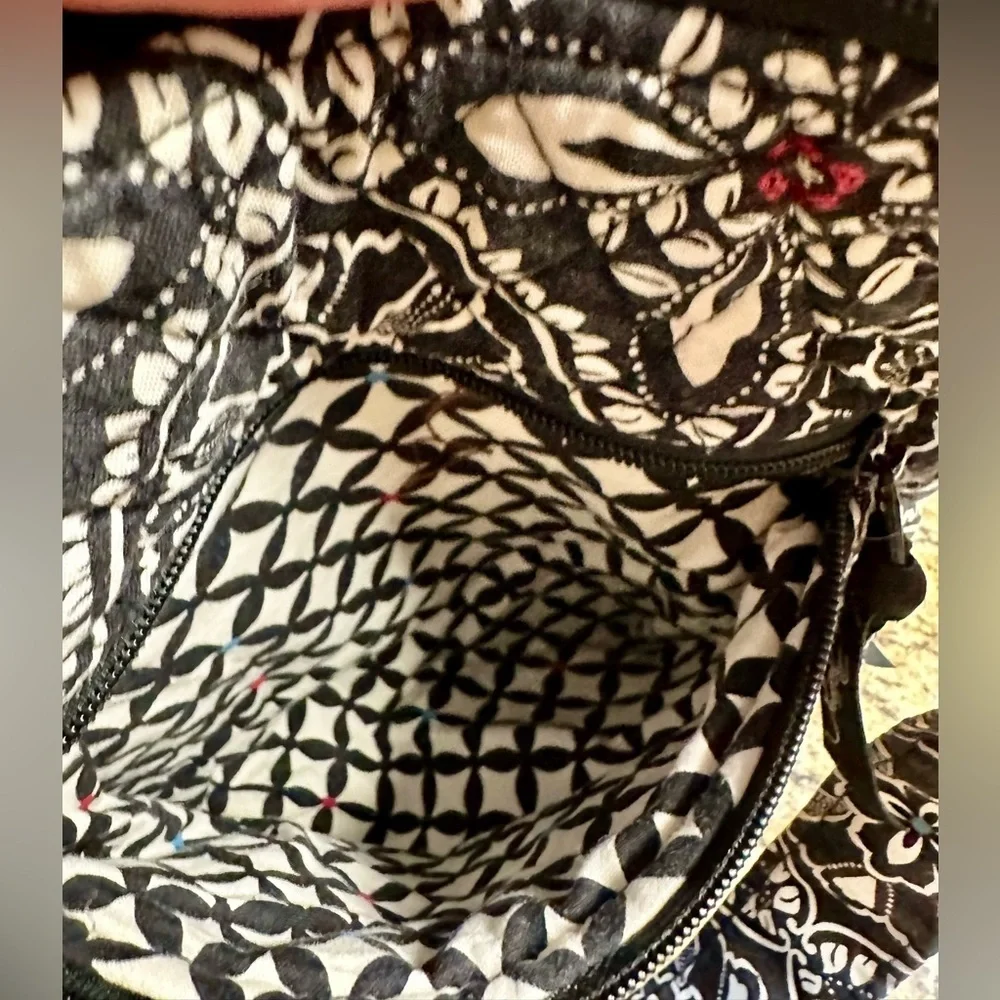Vera Bradley Crossbody. EUC!!